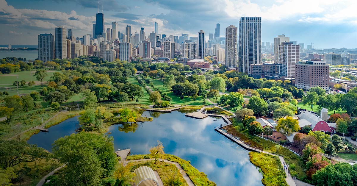 Vista panorámica de Chicago sobre Lincoln Park y North Pond