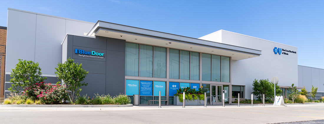 El exterior del centro de usos múltiples de Blue Cross and Blue Shield of Illinois en Morgan Park.